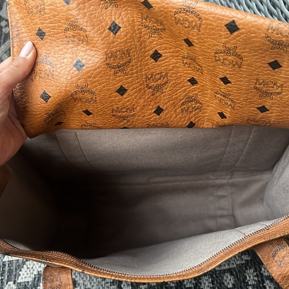 Authentic MCM Large bag Like New! - Picture 14 of 14